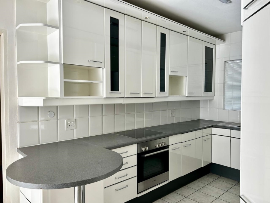 To Let 3 Bedroom Property for Rent in Mouille Point Western Cape
